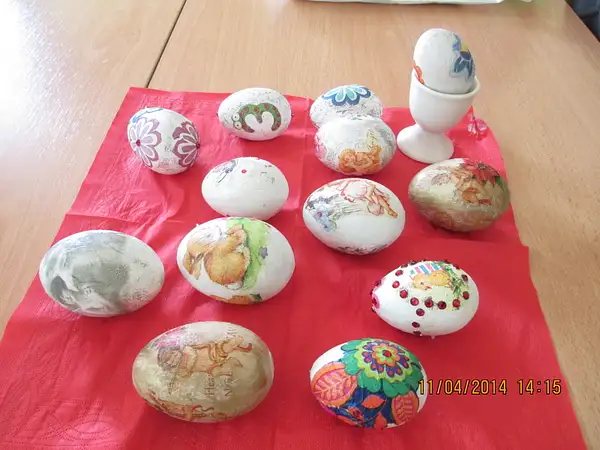 Dekoracija uskrsnjih jaja tehnikom dekupaz by Oscegar