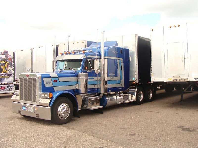 Long Haul Trucking Pete 379