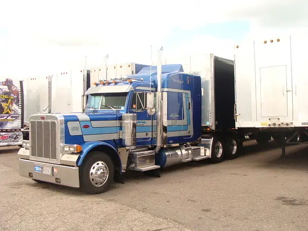 Long Haul Trucking Pete 379 by Truckinboy
