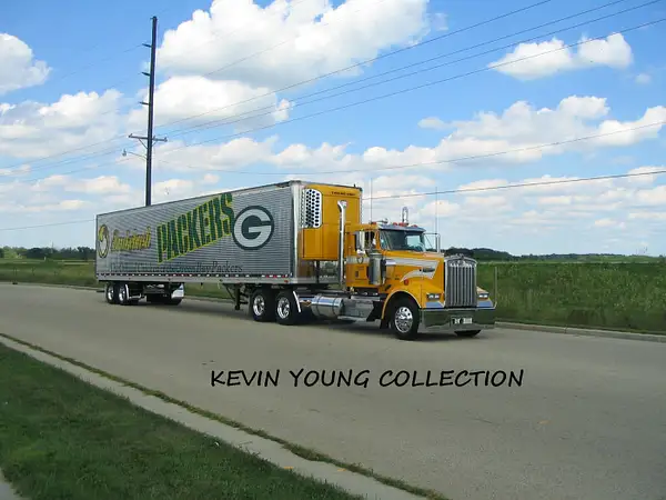 Brakebush W900L Packers by Truckinboy