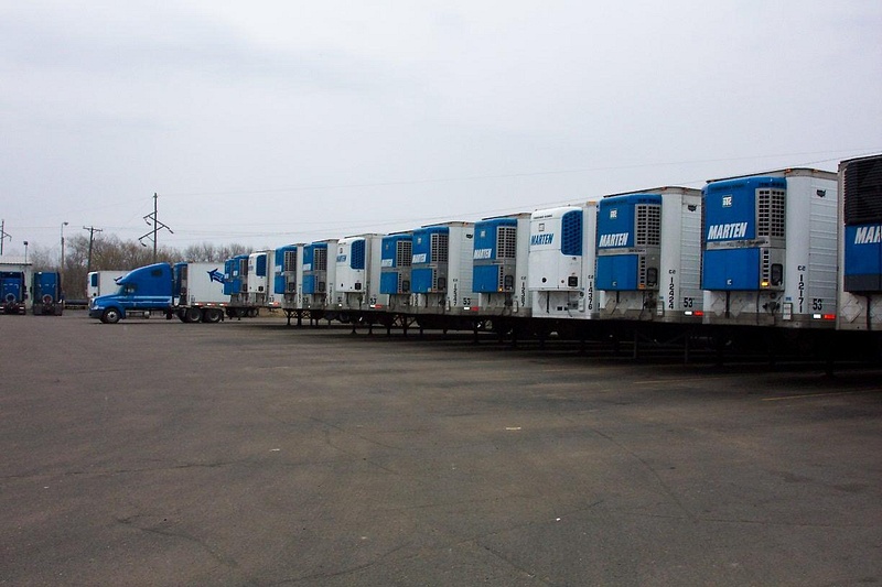 Mondovi yard trailer row