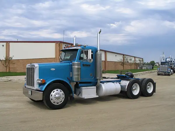 Big Iron Classic 2006 142 by Truckinboy