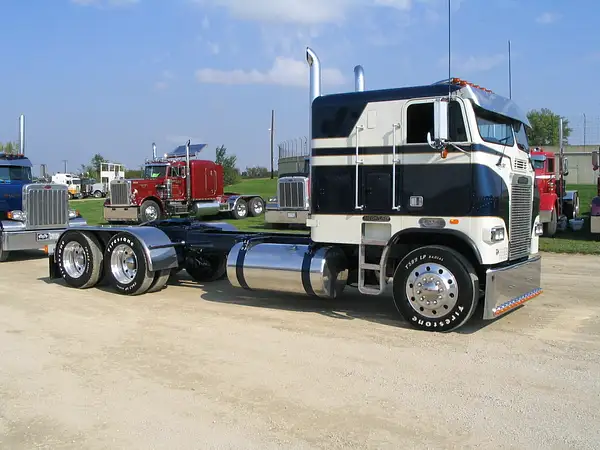 Big Iron Classic 2006 305 by Truckinboy