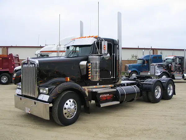 Big Iron Classic 2006 388 by Truckinboy