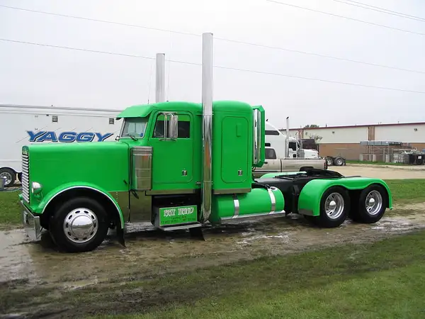 Big Iron Classic 2006 402 by Truckinboy