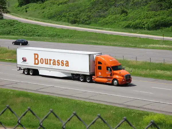 Transport Bourassa by Truckinboy