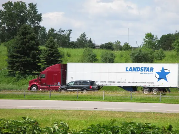 Landstar 579 by Truckinboy