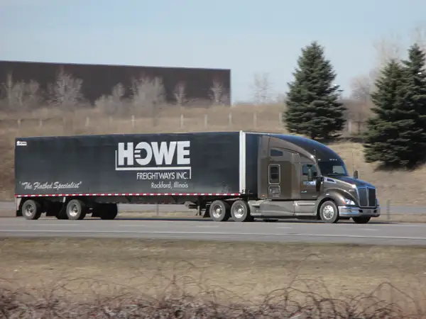 Howe Freightways by Truckinboy