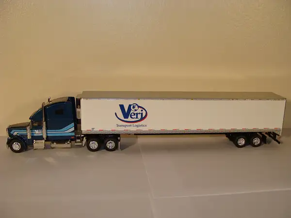 Veri Logistics Classic XL by Truckinboy