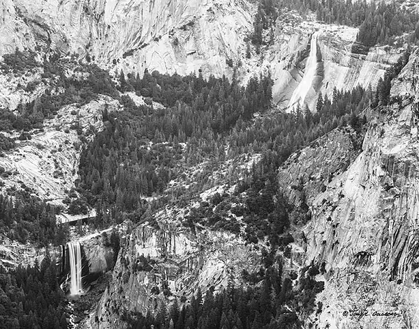 150404041BW Vernal and Nevada Falls from Washburn Point...