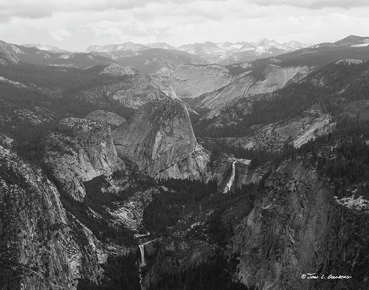 150405002BW Nevada and Vernal Falls from Washburn Point