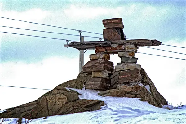An Inukshuk at the Geocentre by justjohn