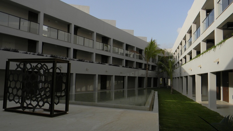 Courtyard in between 9A and 9B