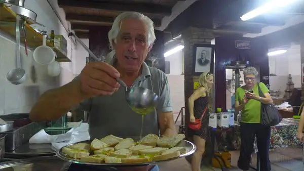 Olive oil tasting with Carlo by CultureDiscovery