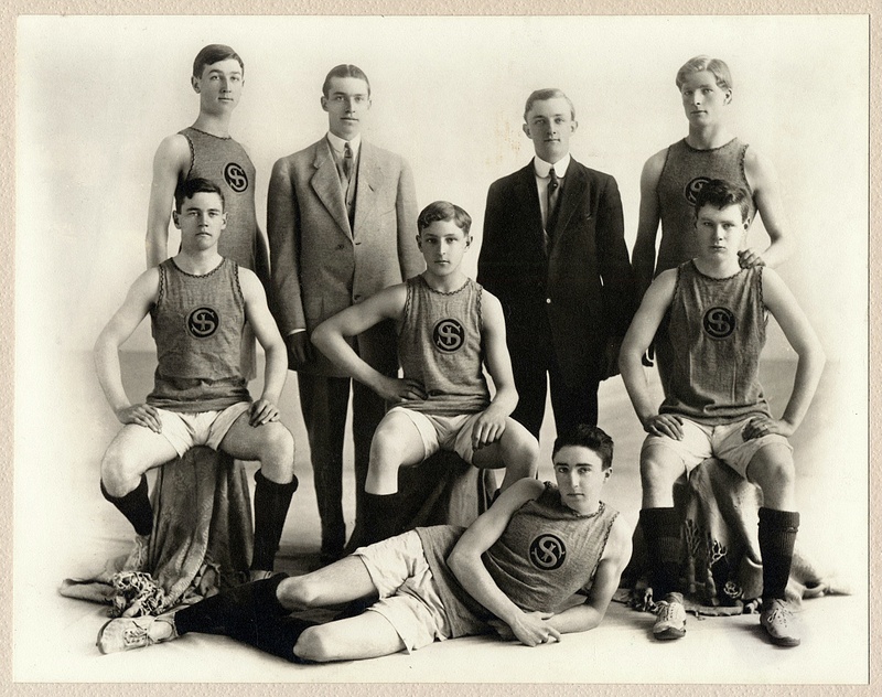 067a_1913First SI University baseketball team