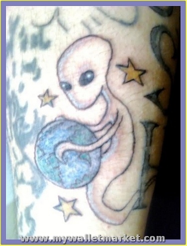 playing-alien-tattoo
