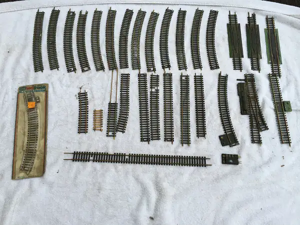 Lionel/Atlas Train Tracks Lot by At99697 by At99697