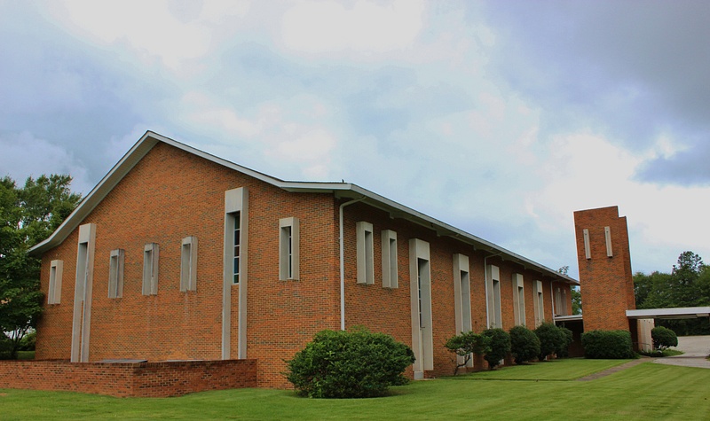 Auburn Church of Christ. South College Street, Auburn, Alabama.