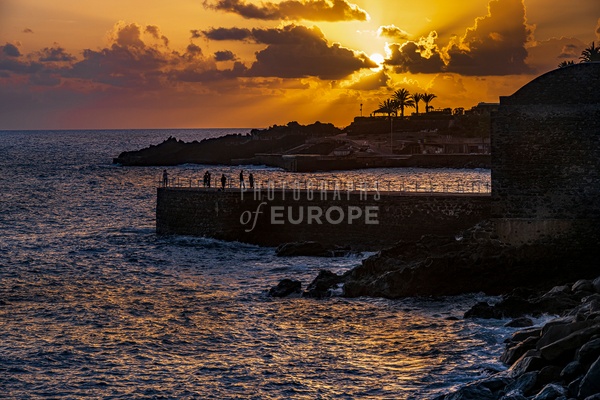 Sun-setting-Lido-Funchal-Madeira - Photographs of Europe