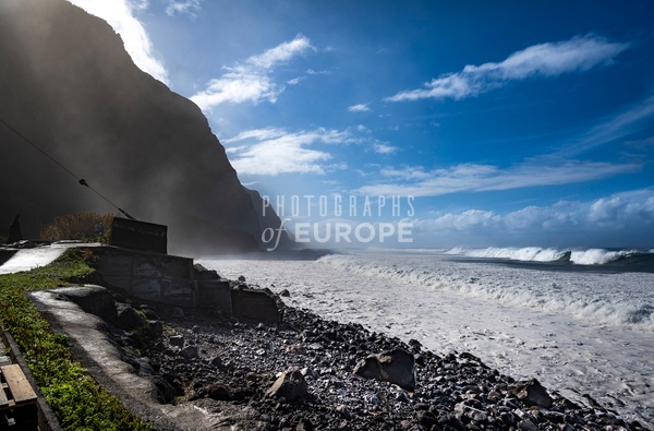 Madeira-dramatic-cliffs-Achadas-da-Cruz - Photographs of Europe