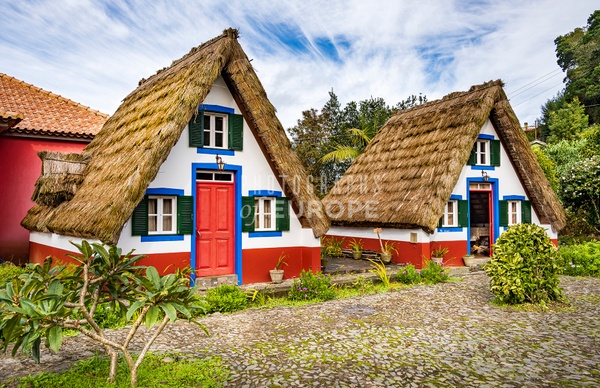 Santana-Madeira-traditional-houses - Photographs of Europe