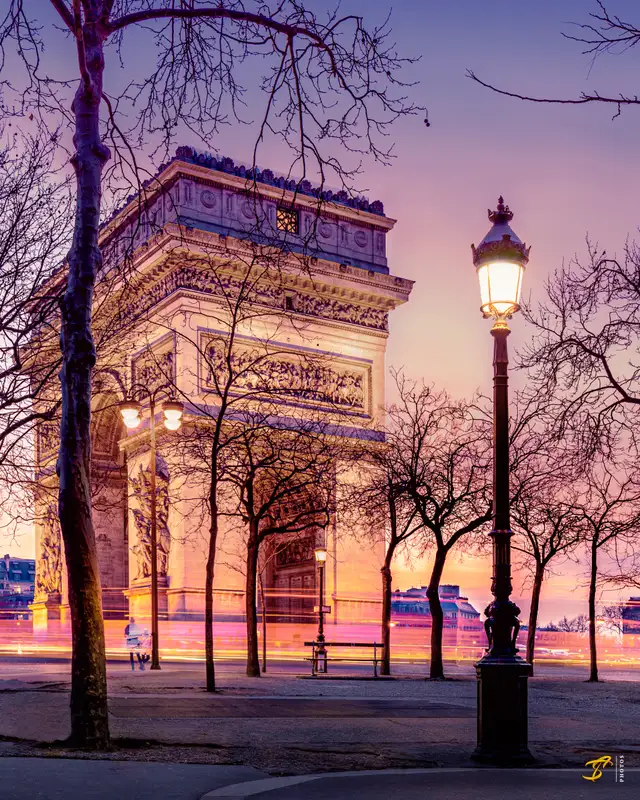 Arc de Triomphe, Paris, 2020
